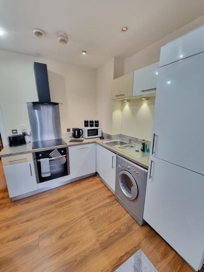 2 Bedroom - City Centre Location - Perfect For Family'S Bradford  Exteriör bild